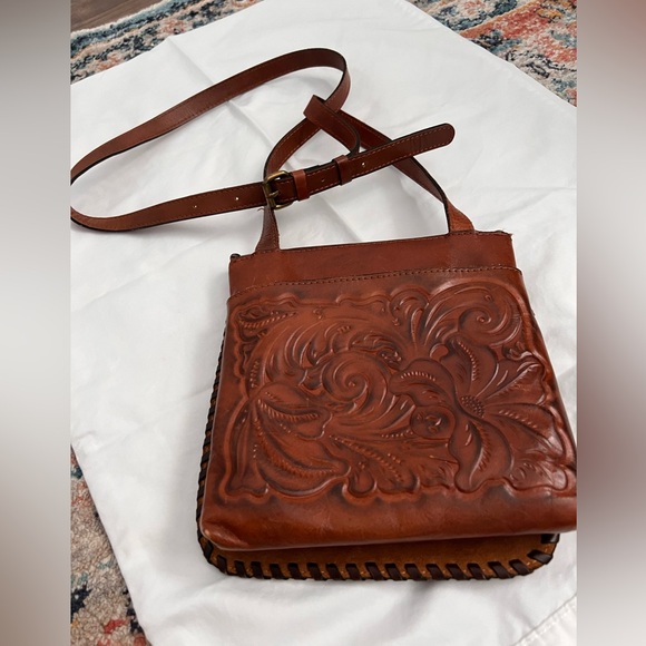 Patricia Nash crossover leather handbag - Picture 4 of 4